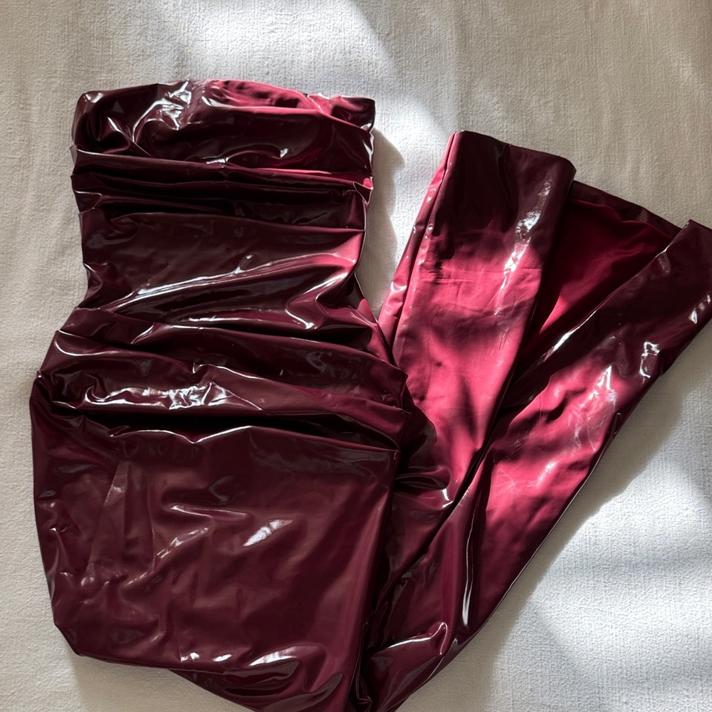 Naked Wardrobe Strapless burgundy Dress